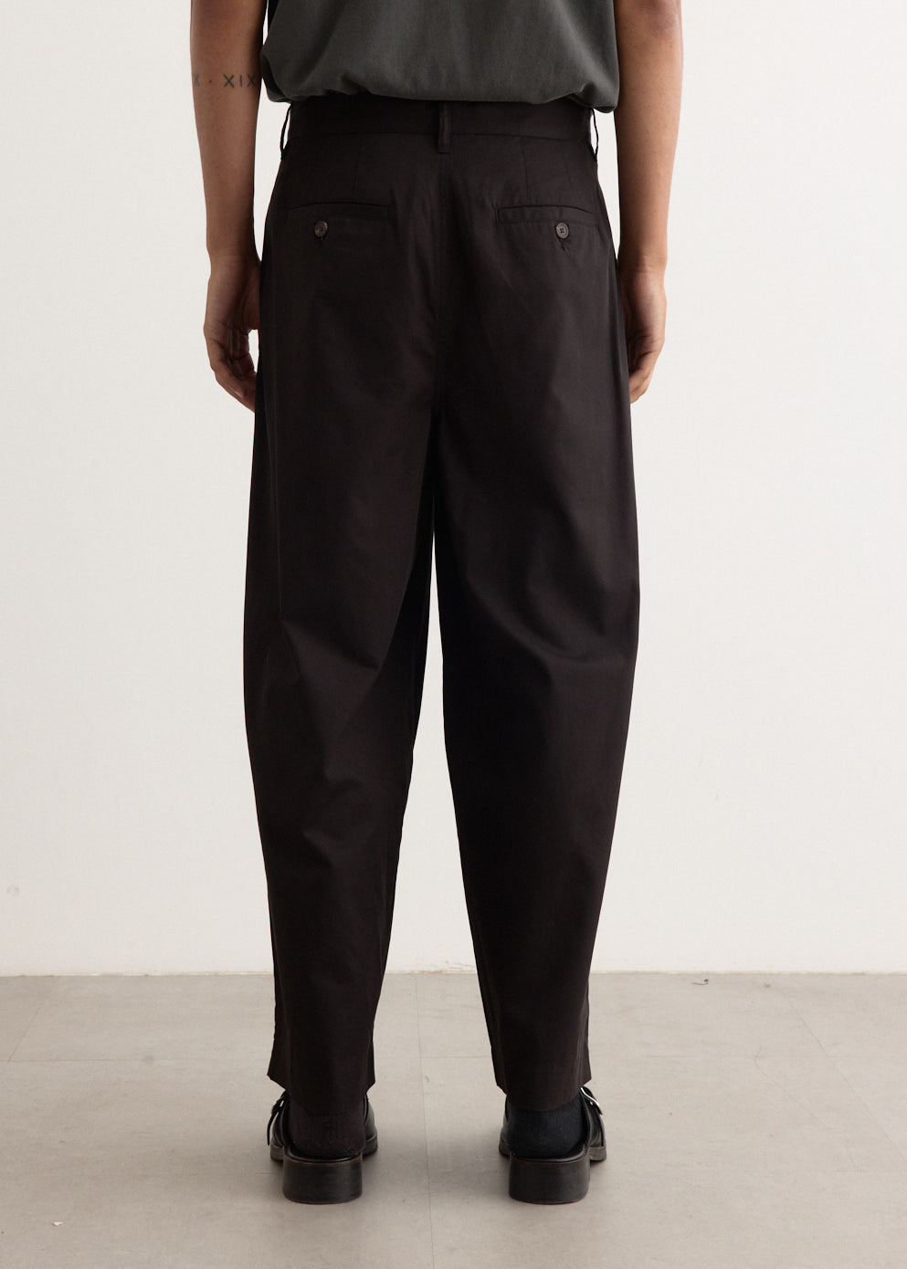 Wide Leg Pleated Pants with Cotton-Lyocell Blend and Crinkle Texture